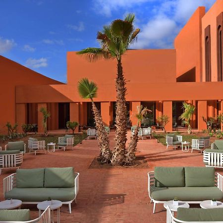 Doubletree By Hilton Ben Guerir Hotel & Residences Benguerir Bagian luar foto