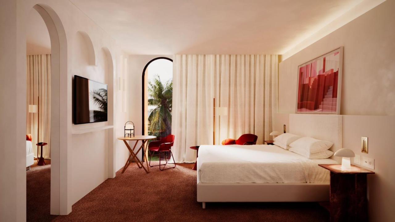 Doubletree By Hilton Ben Guerir Hotel & Residences Benguerir Bagian luar foto