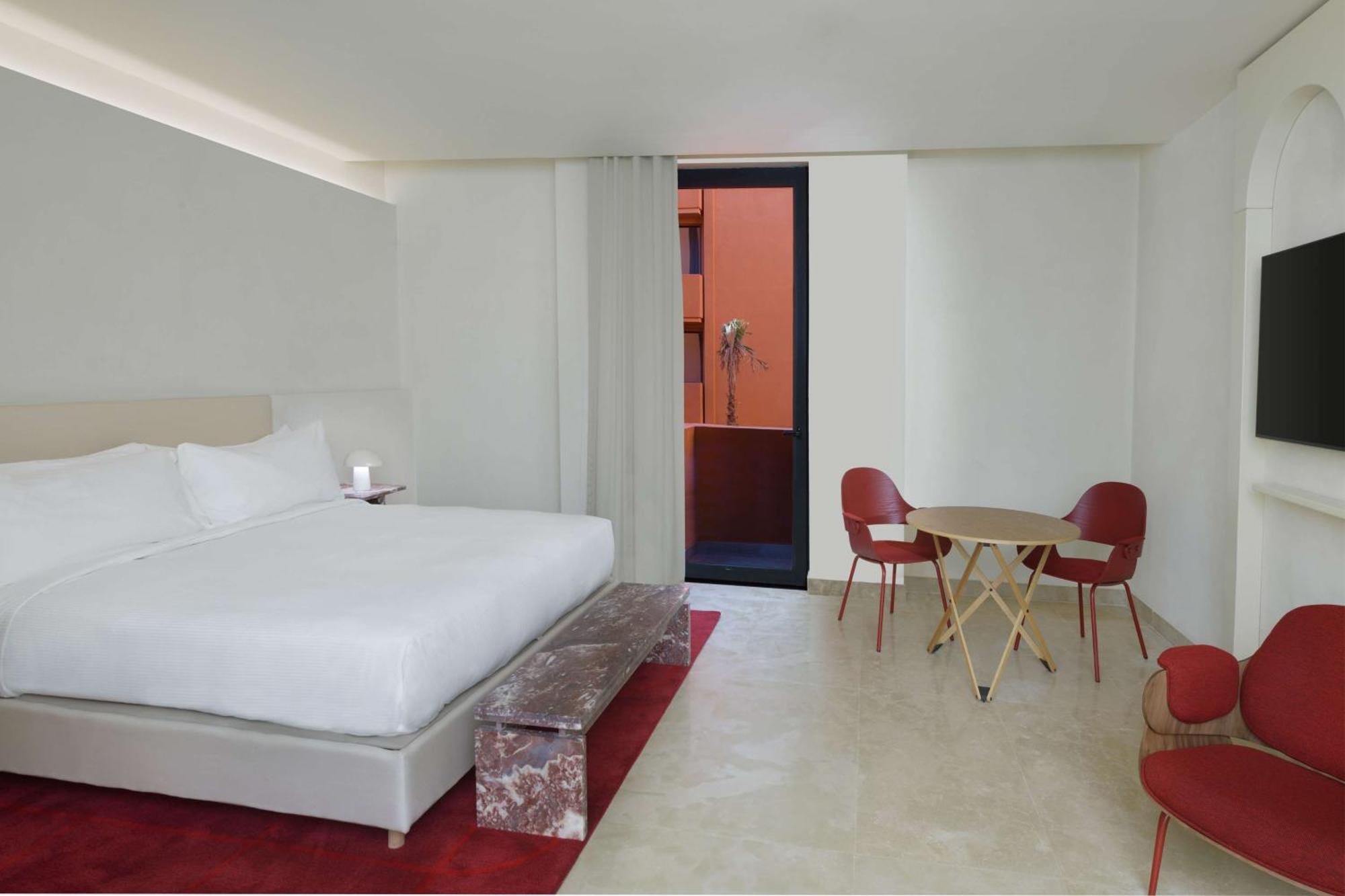 Doubletree By Hilton Ben Guerir Hotel & Residences Benguerir Bagian luar foto