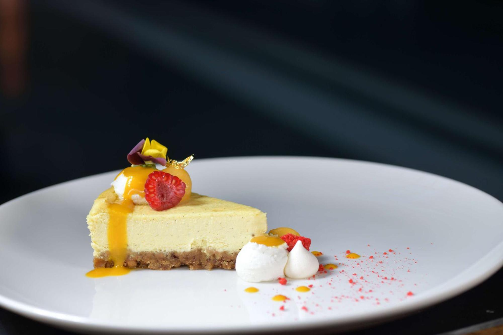 Doubletree By Hilton Ben Guerir Hotel & Residences Benguerir Bagian luar foto
